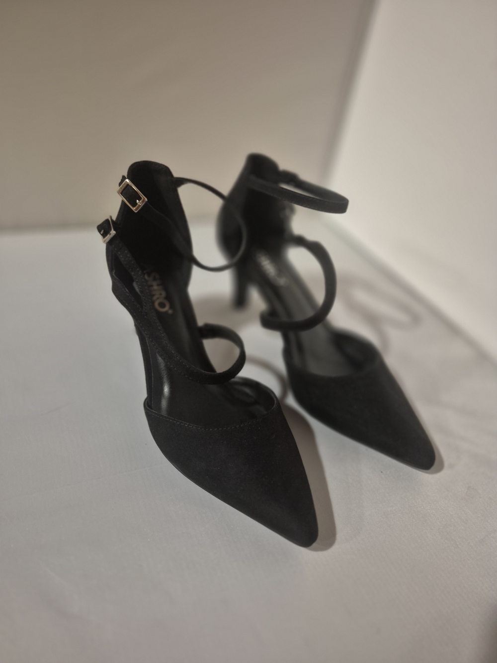 Women's Black Pointed-Toe Strappy Heels NWOTS SIZE 7.5 (38) BUCKLE STRAPS